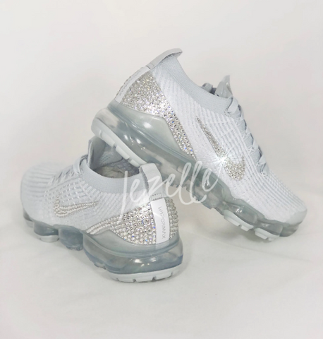 Image of Crystal Nike Air VaporMax Flyknit 3, White/Platinum, view 3, JezelleDesigns